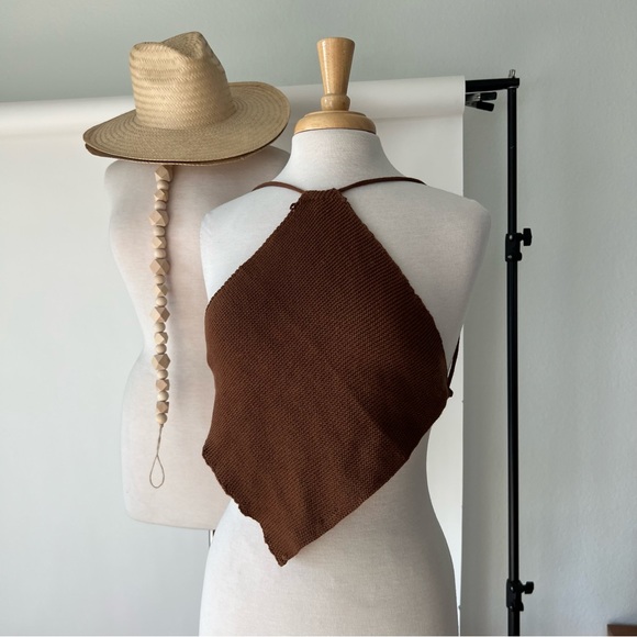 BROWN KNIT CROPPED HALTER TOP - Picture 2 of 9